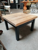 Oude houten bijzettafel / salontafel