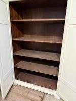 Brocante linnenkast met deuren